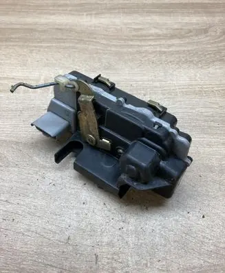 Citroen C3 Picasso Rear door lock Leftside