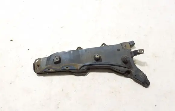Volvo XC90 Fender mounting bracket 31391777