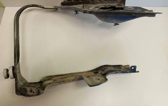 Mercedes-Benz R W251 Headlight/headlamp mounting bracket