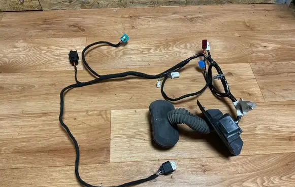 Dodge Journey Front door wiring loom 05084748AE