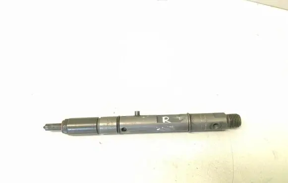 Audi A6 S6 C5 4B Fuel injector 059130201A