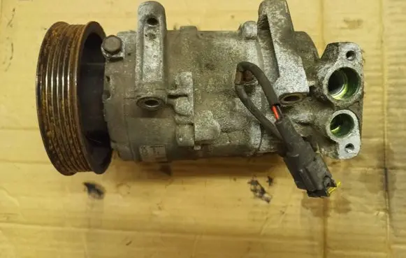 Renault Espace IV Air conditioning (A/C) compressor (pump) 8200939386 813386