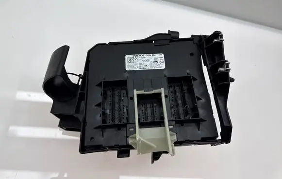 Volkswagen PASSAT B8 Comfort/convenience module 5Q0937086CJ