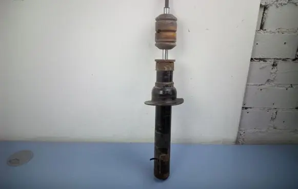 Jeep Grand Cherokee (WK) Front shock absorber/damper 71377L