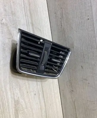 Skoda Octavia Mk3 (5E) Rear air vent grill 5E0819203A