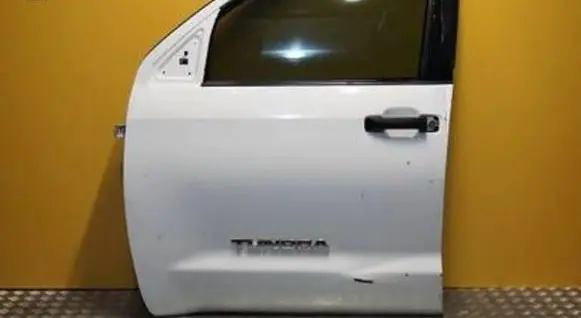 Toyota Tundra II Front door