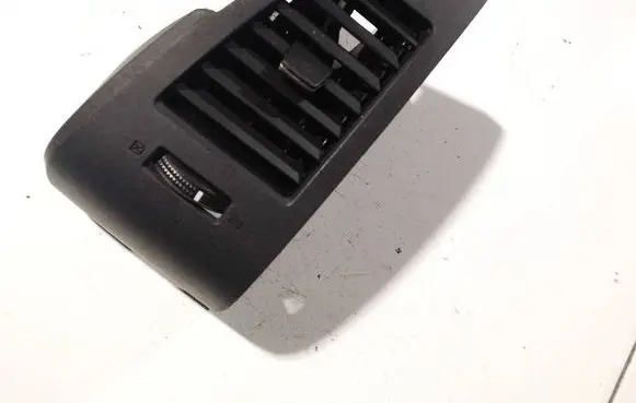 Nissan Murano Z50 Dash center air vent grill 68761cb000ca p19680a63110