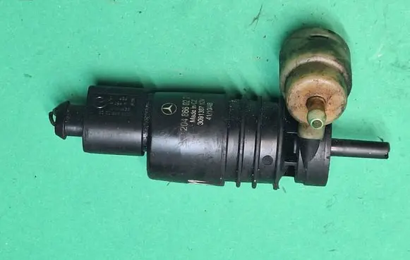Windscreen/windshield washer pump