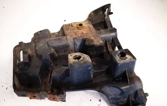 Volvo XC70 Front bumper mounting bracket 31214961