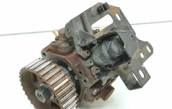Ford Focus Fuel injection high pressure pump 9683703780A 0445010102 0928400607