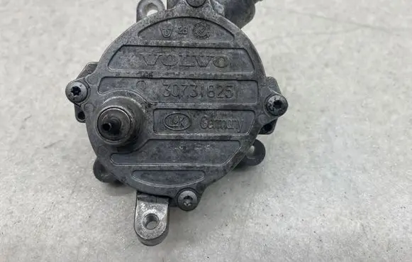 Volvo XC70 Vacuum pump 30731825