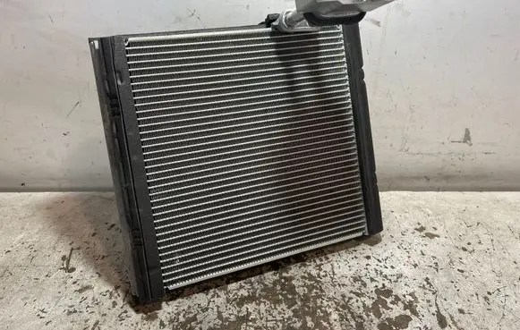 Toyota bZ4X Air conditioning (A/C) radiator (interior)