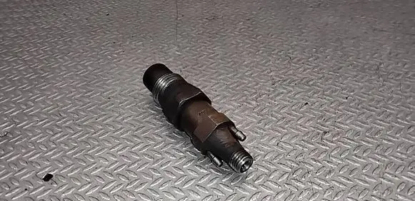 Volkswagen Transporter - Caravelle T4 Fuel injector 068130202