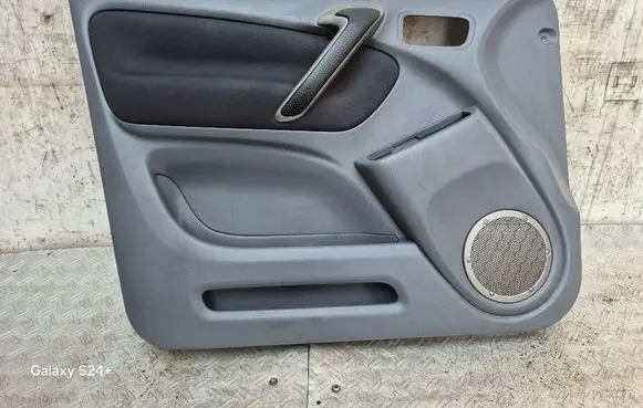 Toyota RAV 4 (XA20) Front door card panel trim 67778X1B02 67662X1B01