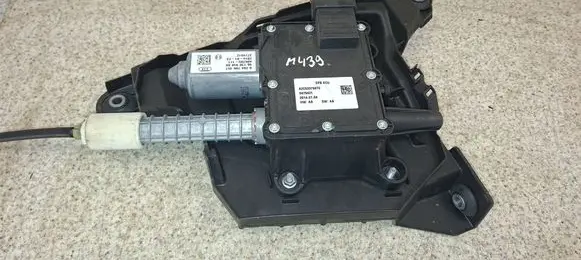 Peugeot 3008 I Hand brake/parking brake motor A2C53379975 0479431 20140104