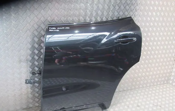 Maserati Levante Front door 815