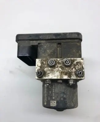 Skoda Octavia Mk2 (1Z) ABS Pump 1K0614517M 1K0907379Q