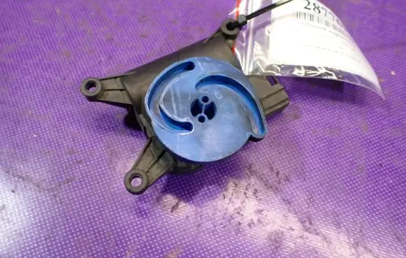 Audi A4 S4 B6 8E 8H A/C air flow flap actuator/motor 8E1820511D