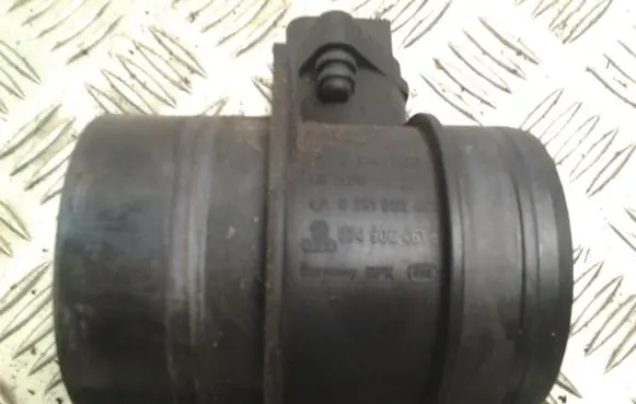 Audi A4 S4 B6 8E 8H Mass air flow meter 0281002461 074906461B