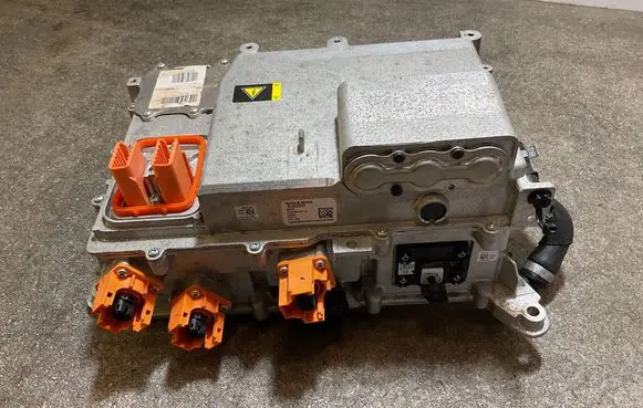 Volvo XC40 Voltage converter inverter 32362862
