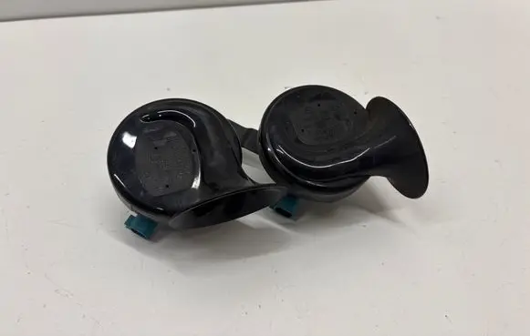 Tesla Model 3 Horn signal 0020046
