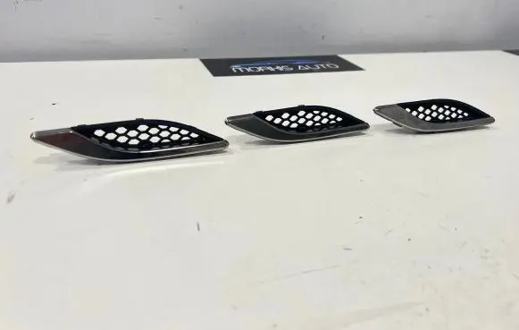 Maserati Ghibli Fender grill 670028906 C799