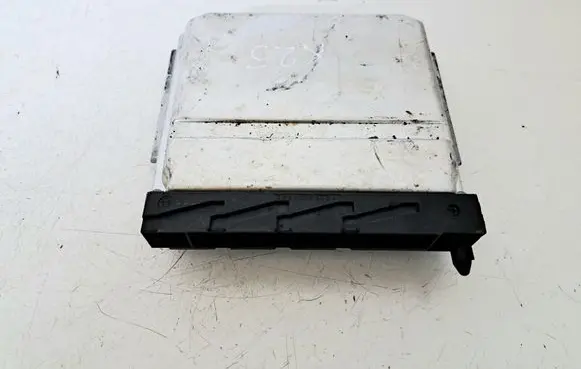 Volvo S60 Engine control unit/module 08677708A 0281010319