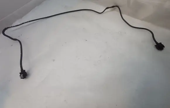 Engine coolant pipe/hose