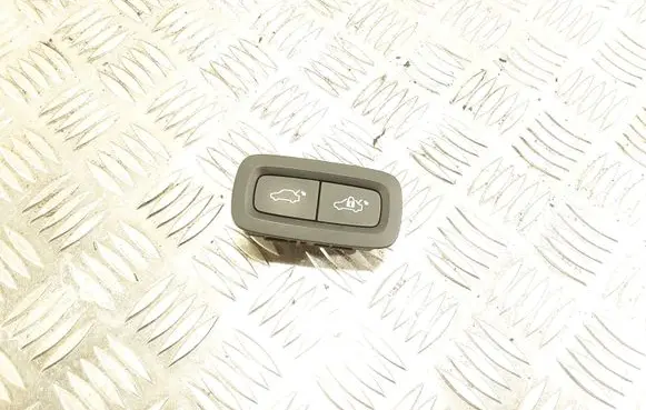 Volvo XC40 Tailgate opening switch 31674801