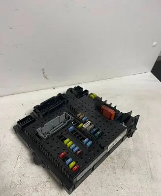 Volvo XC90 Fuse module 8676391 05W032 12217799