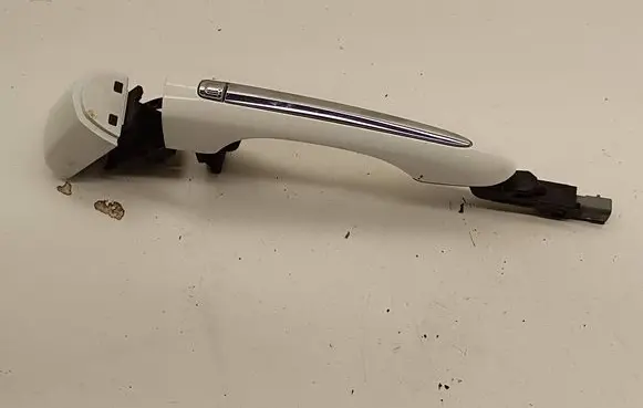 Chrysler Pacifica Sliding door exterior handle 48495000 Z069S 00096F8