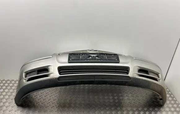 Toyota Avensis T250 Front bumper