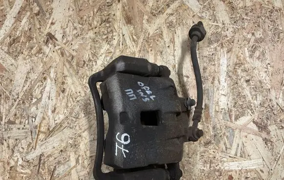 Opel Insignia A Front brake caliper