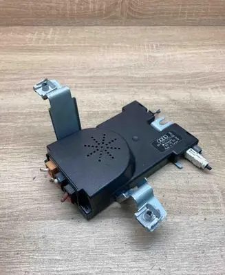 Audi A3 S3 8P Antenna control unit 8P4035225D 7617310103