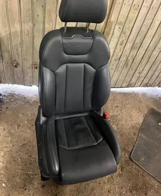 Audi Q8 Front passenger seat 