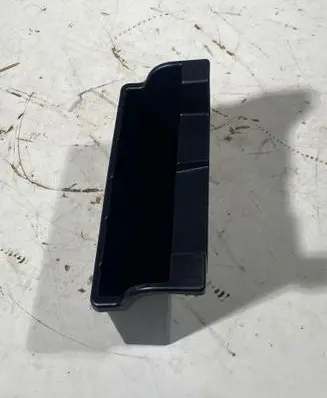 Suzuki Ignis Glove box