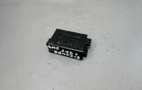 Mercedes-Benz E C207 W207 Video control module A2079057501 00021076 34AAAA
