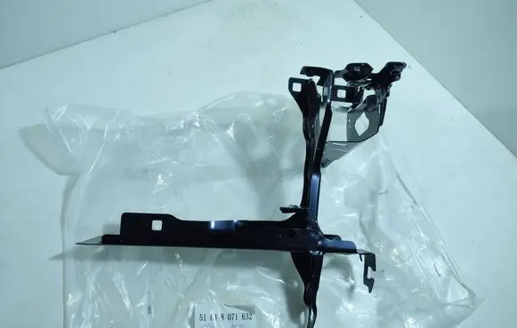 BMW M3 G80 Headlight/headlamp mounting bracket 51648071632 8071632