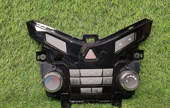 Chevrolet Cruze Climate control unit 3870548