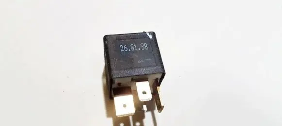 Volkswagen PASSAT B5 Other relay 443951253j 899511000