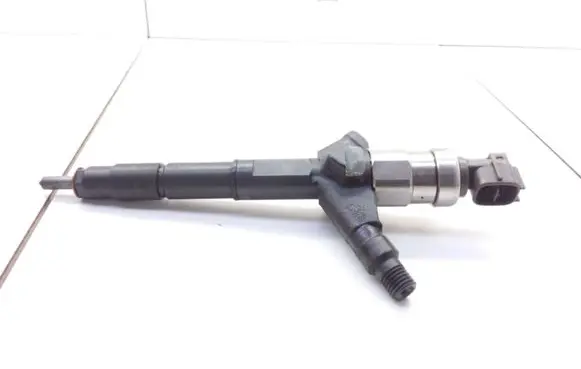 Nissan Primera Fuel injector 16600AU600 07D07558AU6