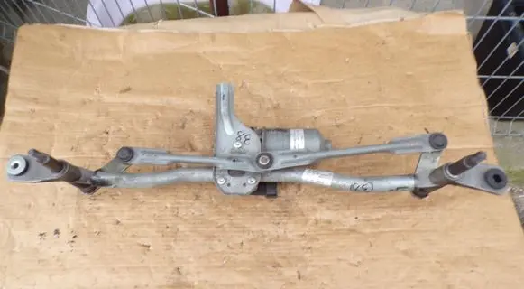 Renault Trafic III (X82) Front wiper linkage and motor 3397021667
