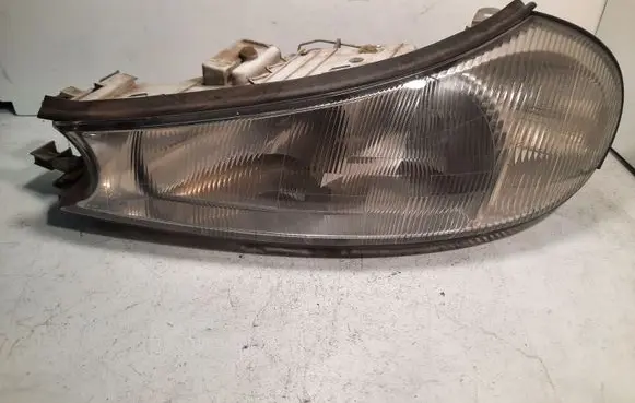 Ford Mondeo MK II Headlight/headlamp 1305235322 0301098601