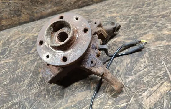 Dacia Sandero Front wheel hub spindle knuckle