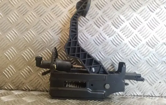 Volkswagen Golf IV Clutch pedal 1J1721059