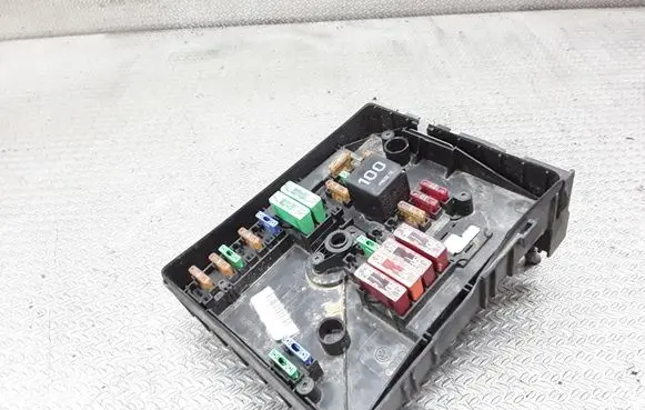 Skoda Octavia Mk2 (1Z) Fuse module