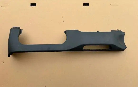 Mercedes-Benz X-class W470 Dashboard lower bottom trim panel 681055XA0A