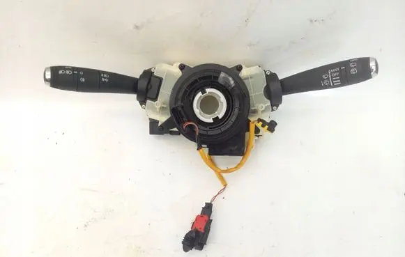 Dacia Sandero Tailgate/trunk/boot open switch 