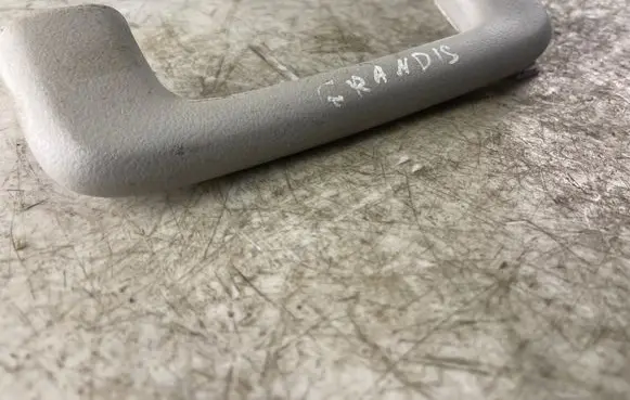 Mitsubishi Grandis Front interior roof grab handle