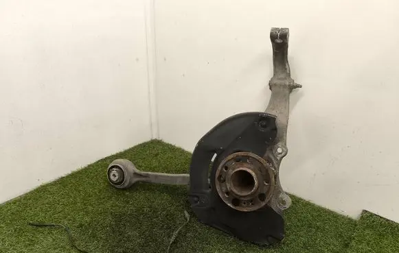 Mercedes-Benz S W222 Front wheel hub 2221901